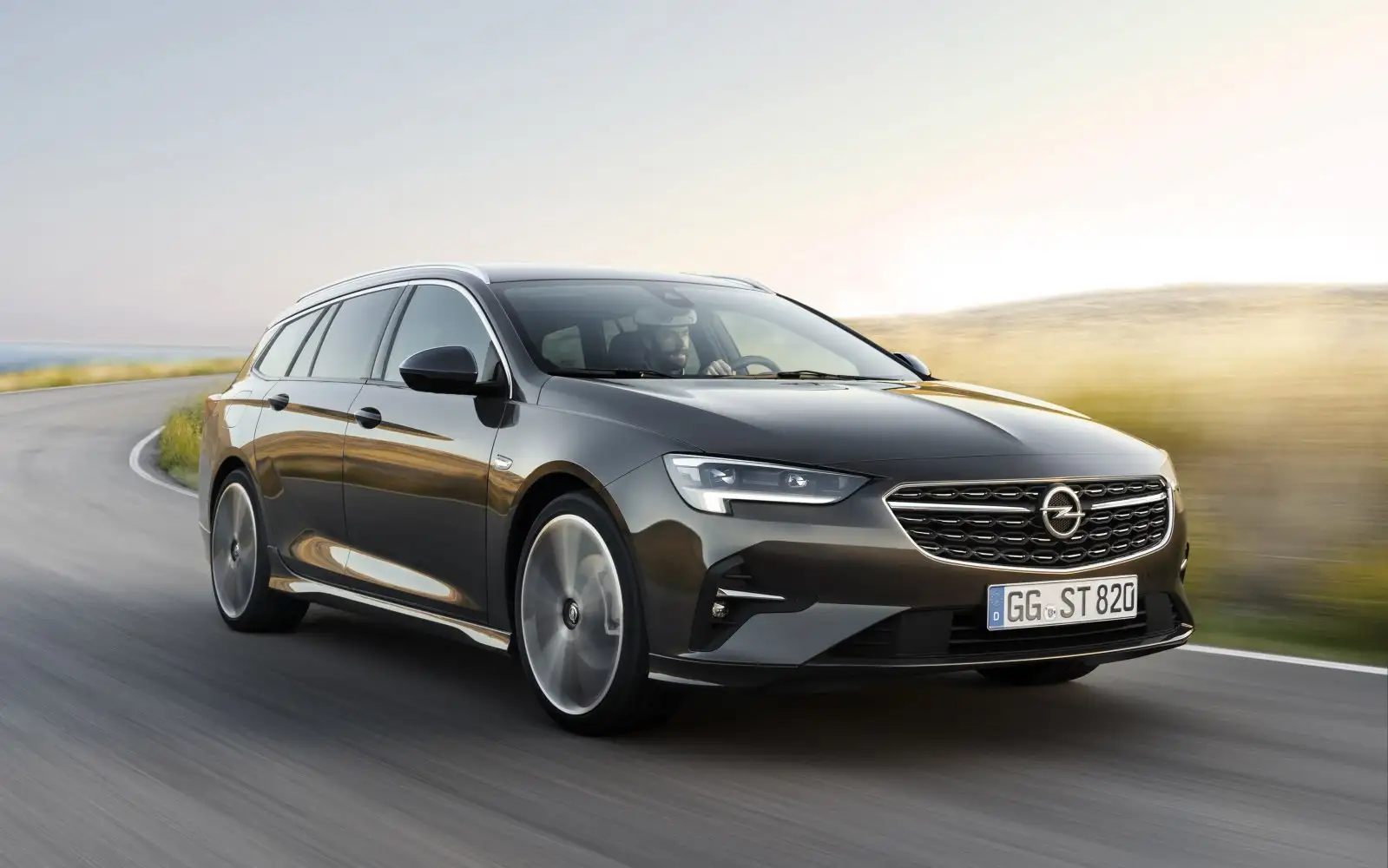 In-Depth Review: 2020 Opel Insignia Sports Tourer 1.5d (122 Hp) Automatic
